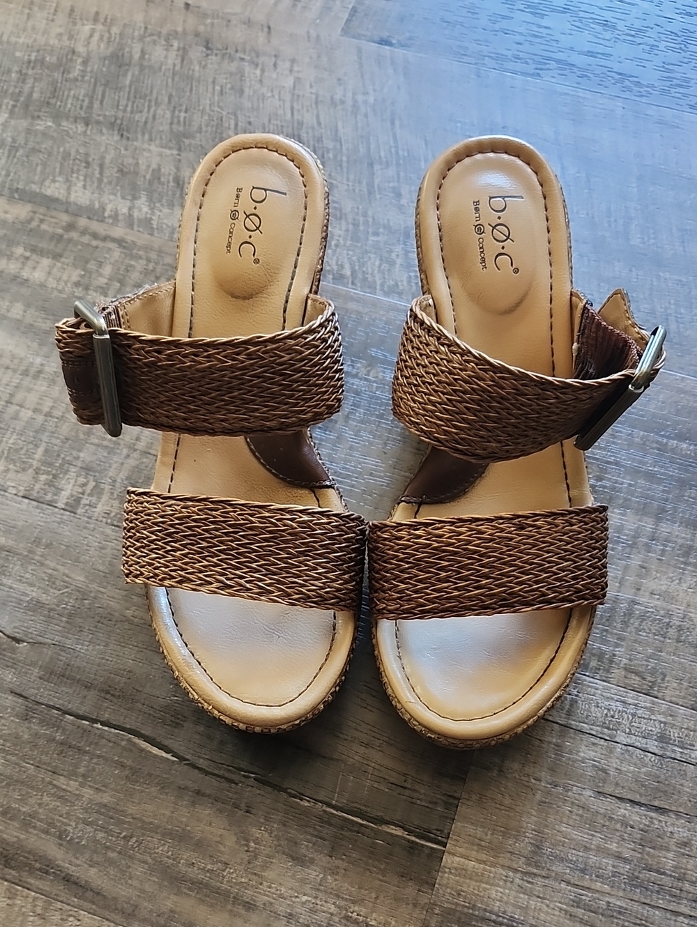 b.o.c. Women's Brown Woven Slide Sandals